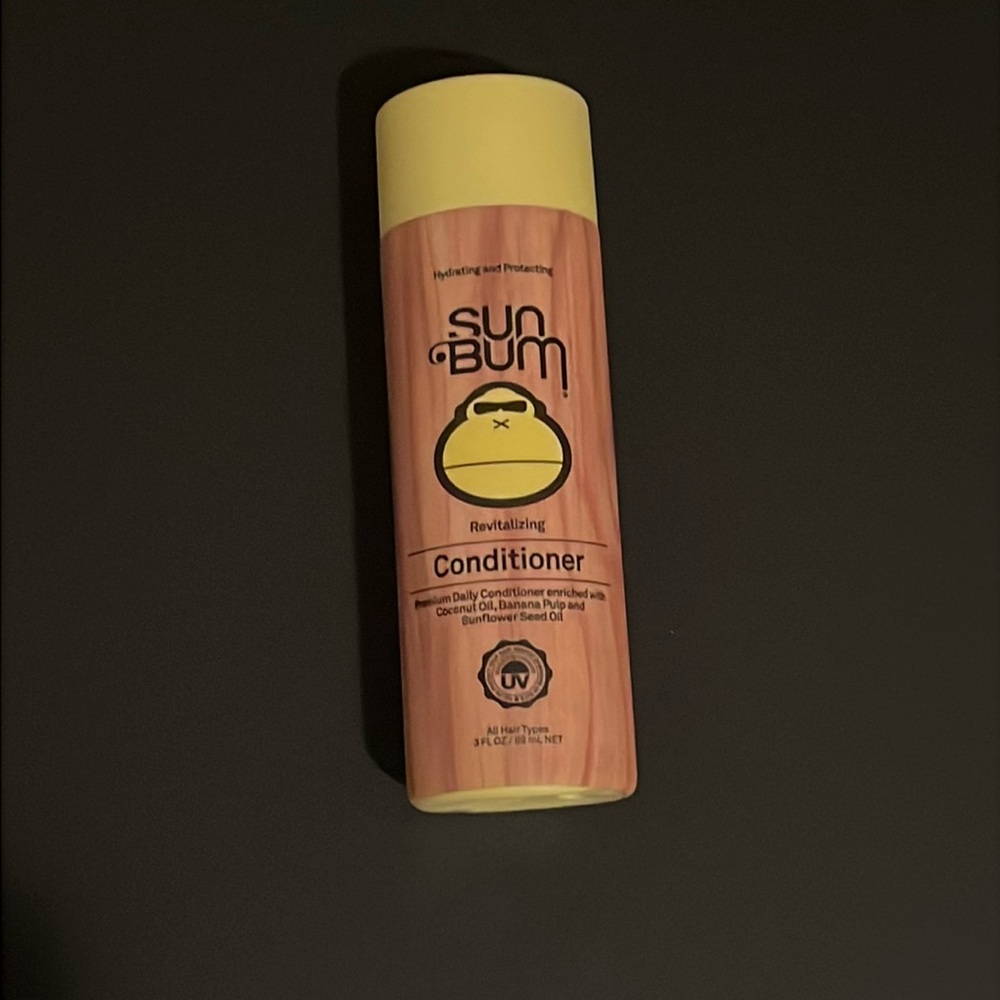****SOLD****Sun Bum Revitalizing Conditioner Coconut & Sunflower Seed Oil Travel